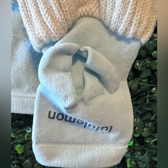 Lululemon Women's Find Your Balance
Studio Leg Warmer - Picture 15 of 16